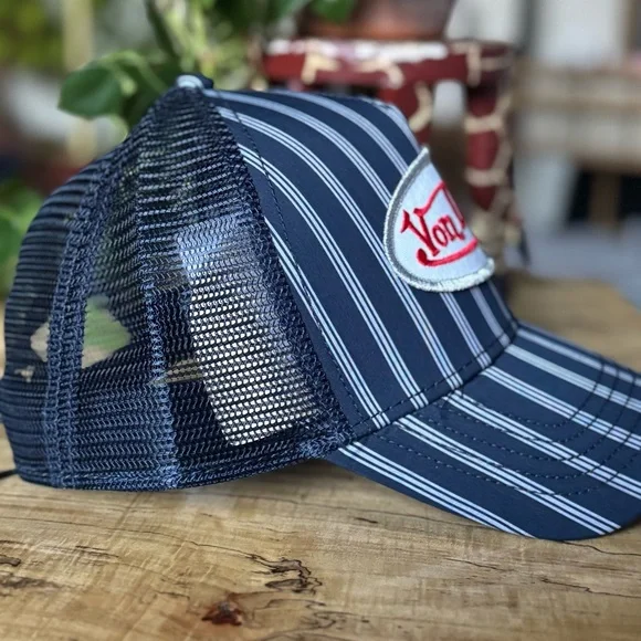 💙Sold❤️ NWT Von Dutch Navy and White Stripe Trucker Hat - SnapBack - Picture 3 of 7